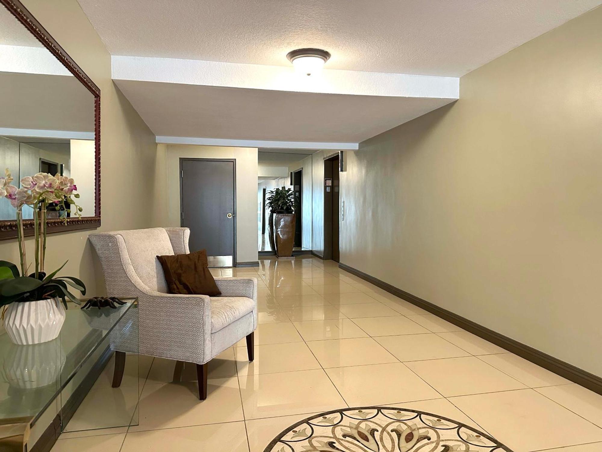 1 Bd Condominium Near Sunset Blvd Los Angeles Exterior photo